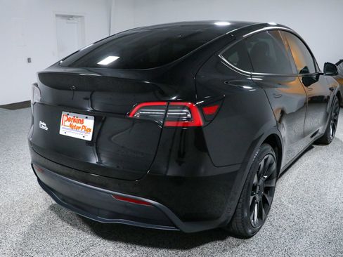 Used 2024 Tesla Model Y Long Range AWD/4WD image 7