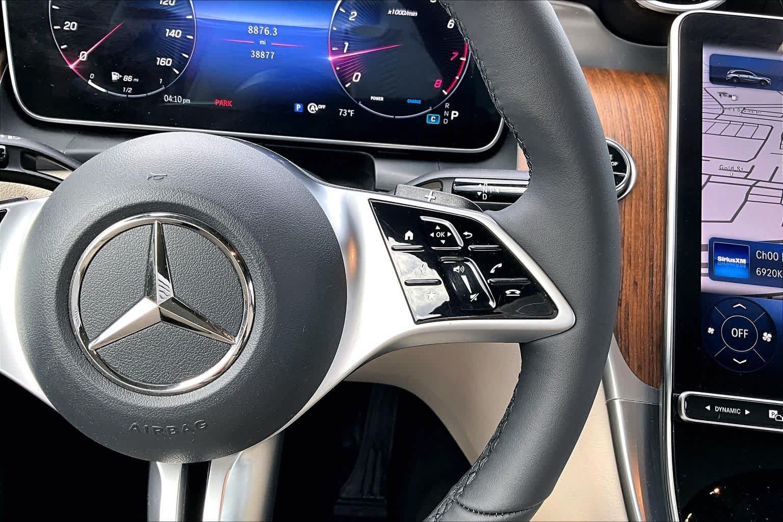 Used 2024 Mercedes-Benz GLC 300 4MATIC image 24