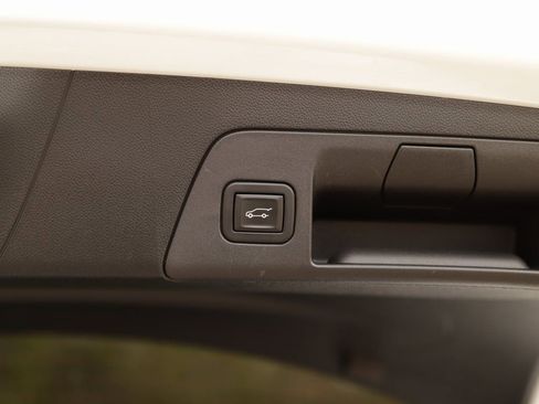 Used 2023 Buick Envision Essence w/ Sport Touring Package image 29