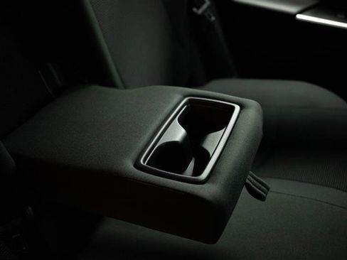 Used 2022 Toyota RAV4 LE image 16