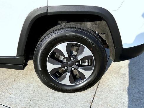 Used 2023 Jeep Grand Cherokee 4WD 4xe image 22