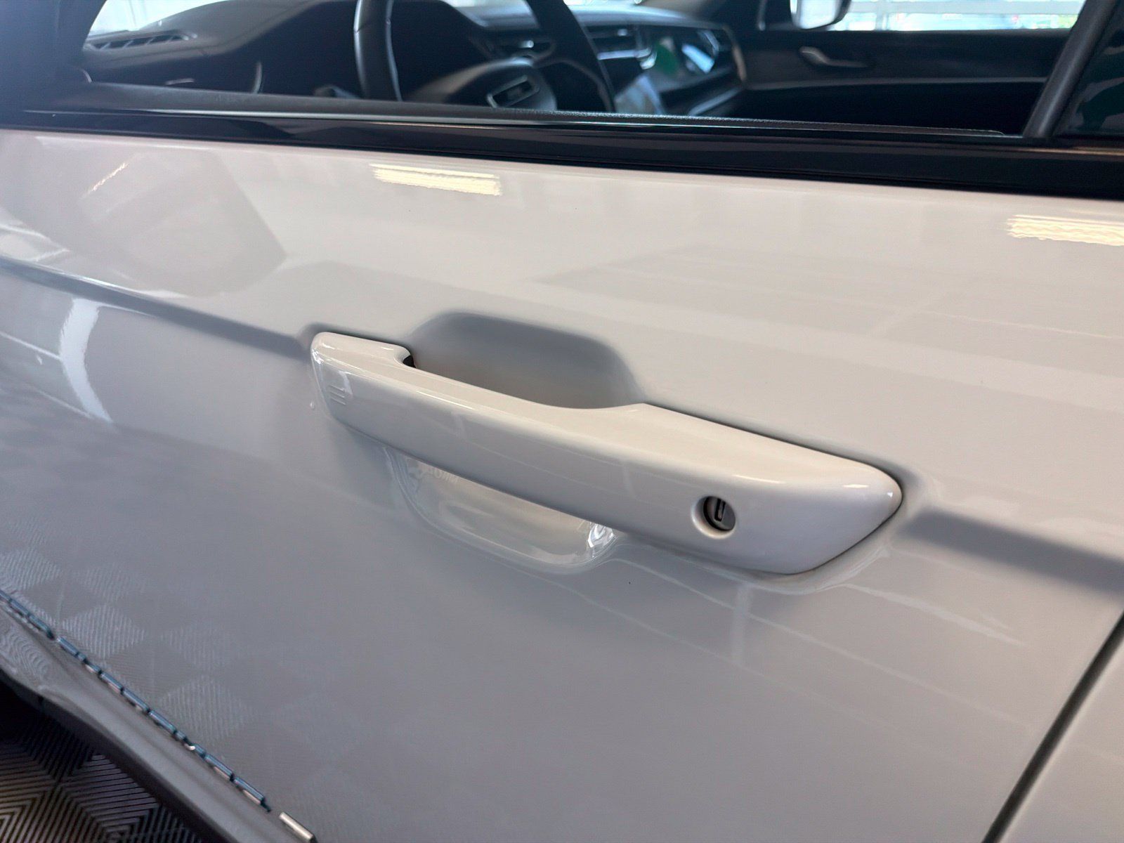 Used 2022 Jeep Grand Cherokee Limited 4xe AWD/4WD image 9