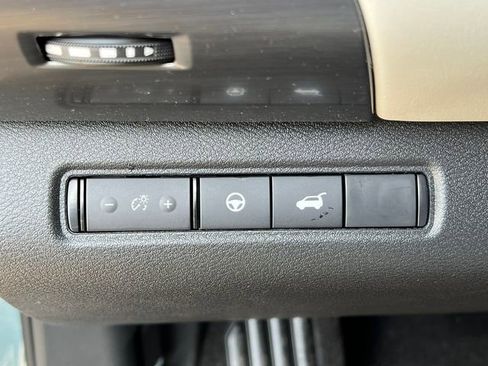 New 2026 Nissan Pathfinder SL image 17