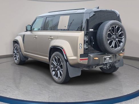 Used 2025 Land Rover Defender 110 AWD/4WD image 3