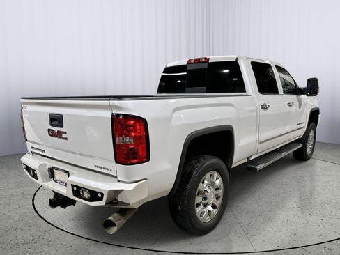 Used 2019 GMC Sierra 2500 Denali w/ Duramax Plus Package image 6