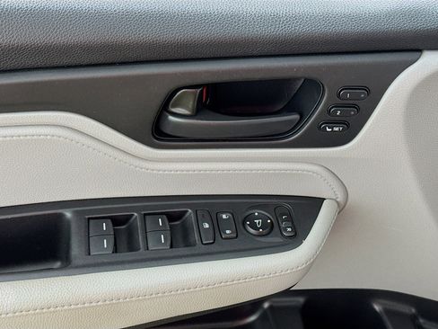 Used 2018 Honda Odyssey EX-L image 22