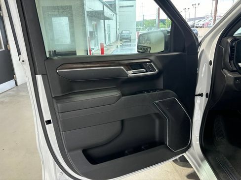 Used 2025 GMC Sierra 1500 SLT RWD image 11