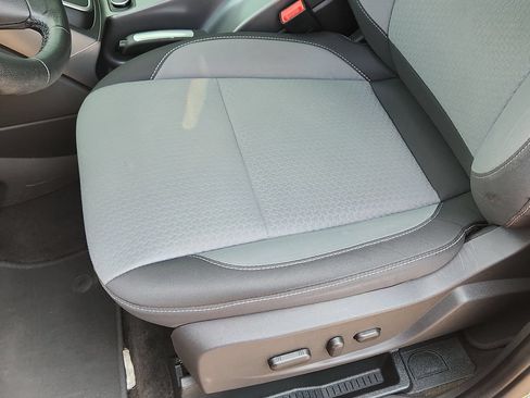 Used 2017 Ford C-MAX SE w/ Cold Weather Package FWD image 9