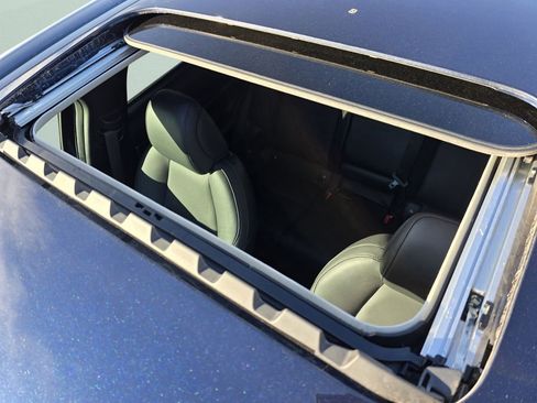 Used 2022 MAZDA CX-30 AWD 2.5 S w/ Premium Package image 4