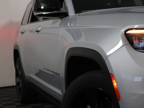 Used 2021 Jeep Grand Cherokee L Limited w/ Trailer Tow Group (B) AWD/4WD image 3