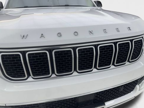 Used 2024 Jeep Wagoneer L Series II RWD image 25