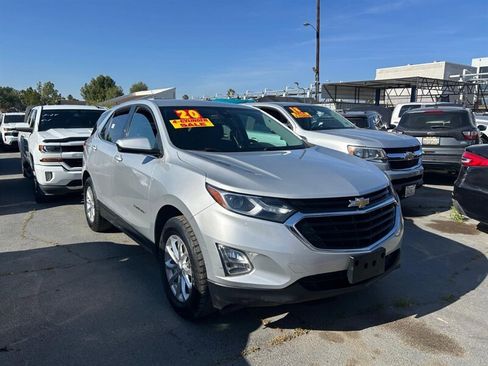Used 2020 Chevrolet Equinox LT w/ Driver Convenience Package AWD/4WD image 2