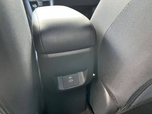 Used 2025 Nissan Versa SV FWD image 23