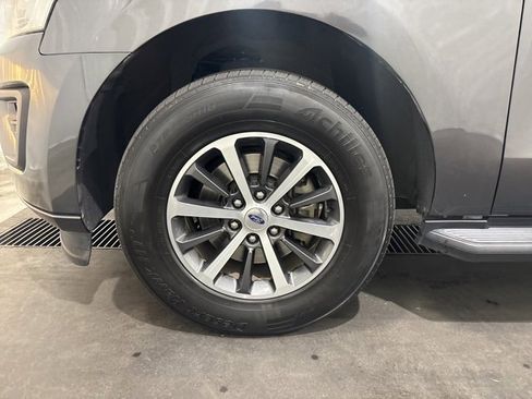 Used 2018 Ford Expedition XLT w/ Equipment Group 201A image 6