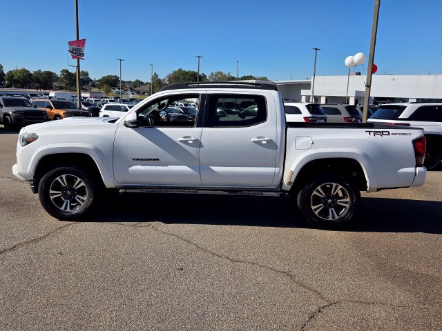 Used 2018 Toyota Tacoma TRD Sport w/ Technology Package RWD image 4