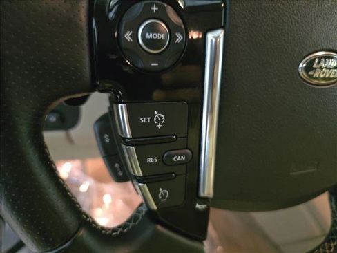 Used 2015 Land Rover LR4 HSE LUX AWD/4WD image 19