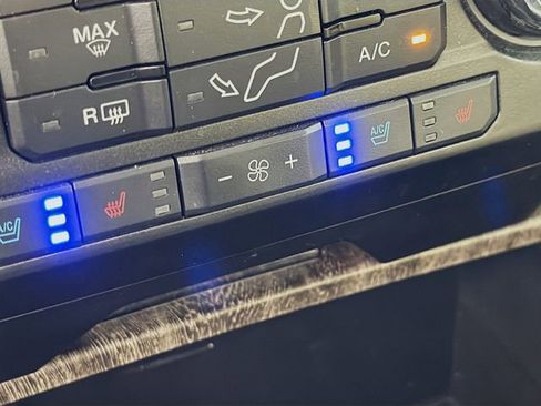 Used 2017 Ford F250 Lariat w/ Lariat Ultimate Package AWD/4WD image 21