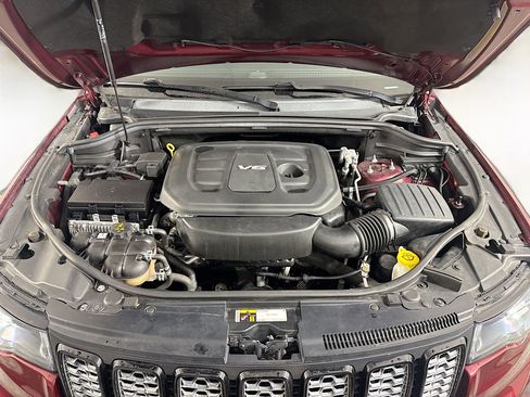 Used 2017 Jeep Grand Cherokee Altitude image 39