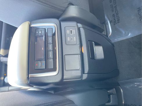 Certified 2025 Subaru Ascent Premium image 20