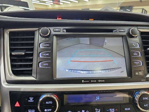 Used 2018 Toyota Highlander XLE image 35