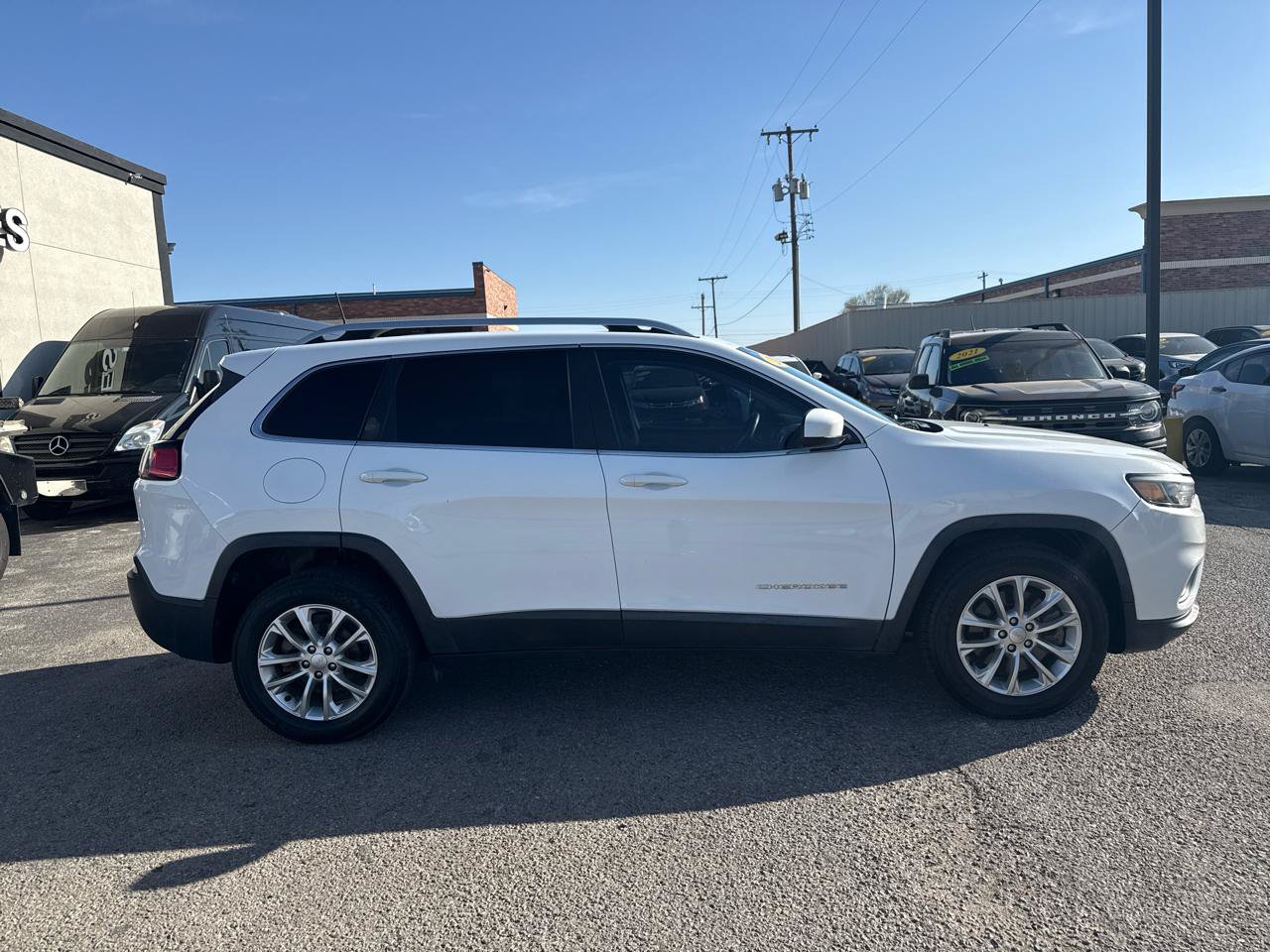 Used 2019 Jeep Cherokee Latitude w/ Popular Appearance Group FWD image 5