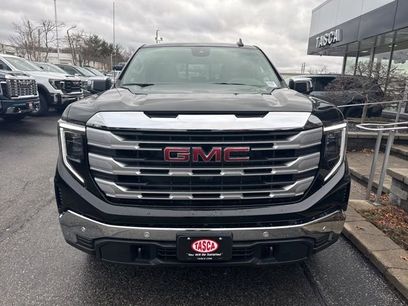 New 2026 GMC Sierra 1500 SLE w/ Preferred Package
