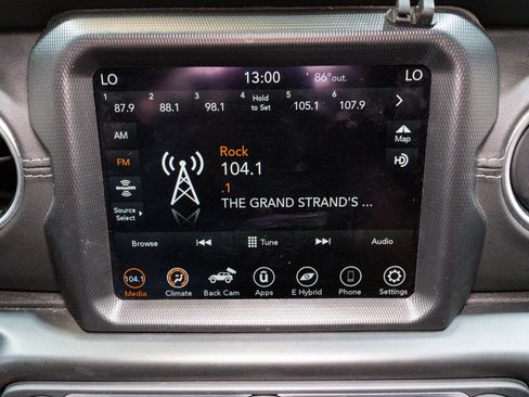 Used 2021 Jeep Wrangler Unlimited Sahara w/ Cold Weather Group image 15