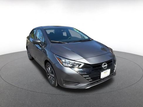 Used 2025 Nissan Versa SV FWD image 3