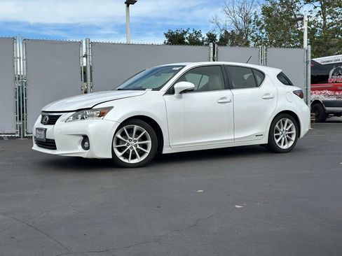 Used 2013 Lexus CT 200h w/ Premium Pkg w/Navigation image 1