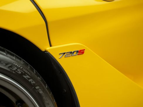Used 2018 McLaren 720S Performance RWD image 31