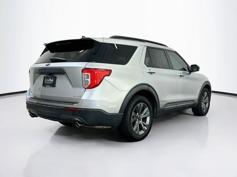 Used 2021 Ford Explorer XLT w/ Equipment Group 202A AWD/4WD image 9