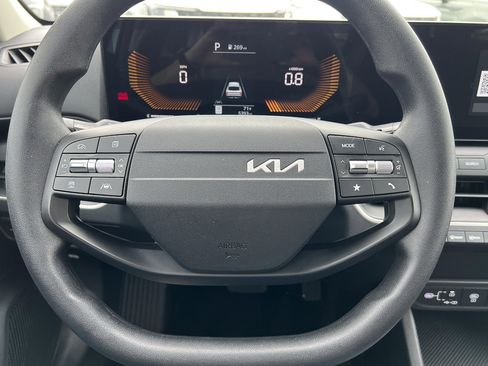Used 2025 Kia K4 FWD image 18