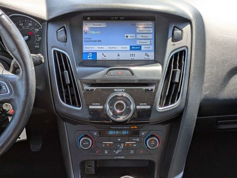 Used 2017 Ford Focus SE image 17