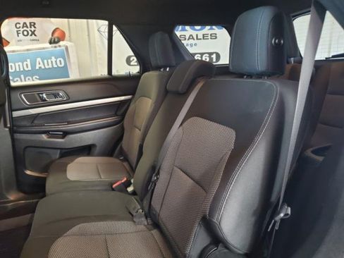 Used 2018 Ford Explorer XLT w/ XLT Technology Feature Bundle AWD/4WD image 8
