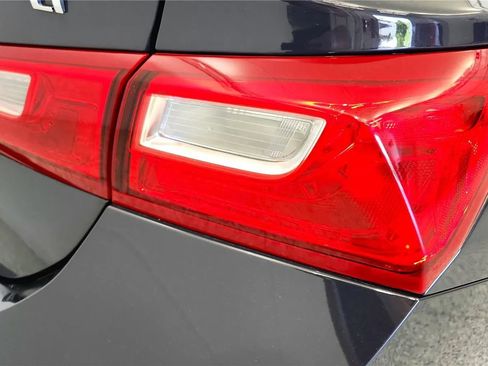 Used 2025 Chevrolet Malibu LT FWD image 31