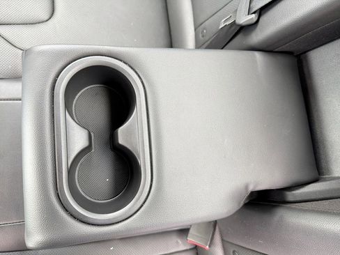 Certified 2023 Hyundai Elantra Limited image 32