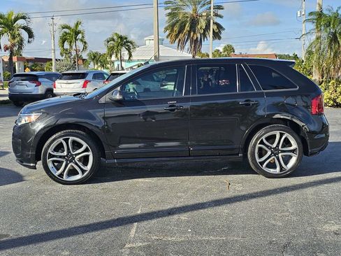 Used 2013 Ford Edge Sport w/ Driver Entry Pkg image 2