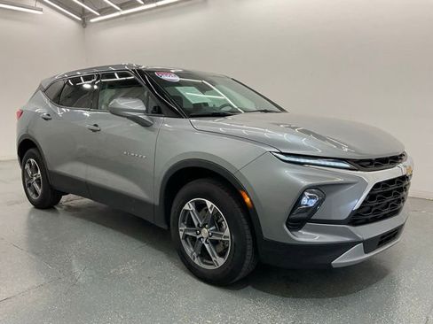 Used 2025 Chevrolet Blazer LT FWD image 8