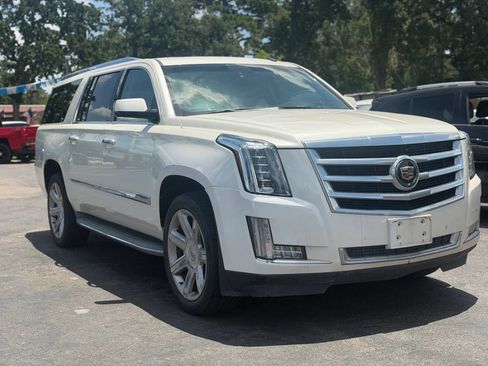 Used 2015 Cadillac Escalade ESV Luxury RWD image 4