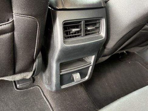 Used 2019 Ford Edge SEL AWD/4WD image 13