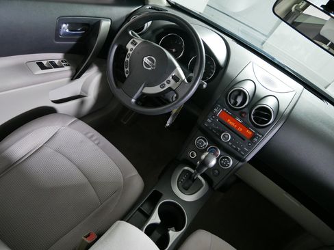 Used 2010 Nissan Rogue SL w/ Premium Pkg image 9