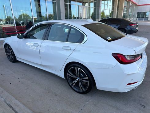 Used 2024 BMW 330i Sedan w/ Convenience Package RWD image 12