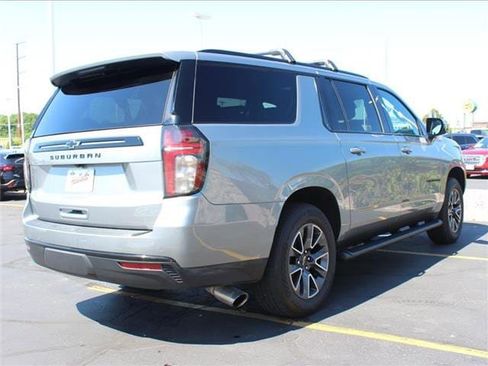 Used 2023 Chevrolet Suburban Z71 image 5