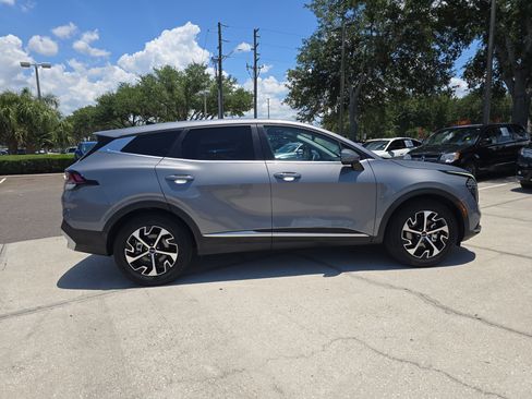 Certified 2025 Kia Sportage EX FWD image 9