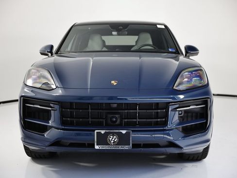 Certified 2025 Porsche Cayenne Coupe AWD/4WD image 10