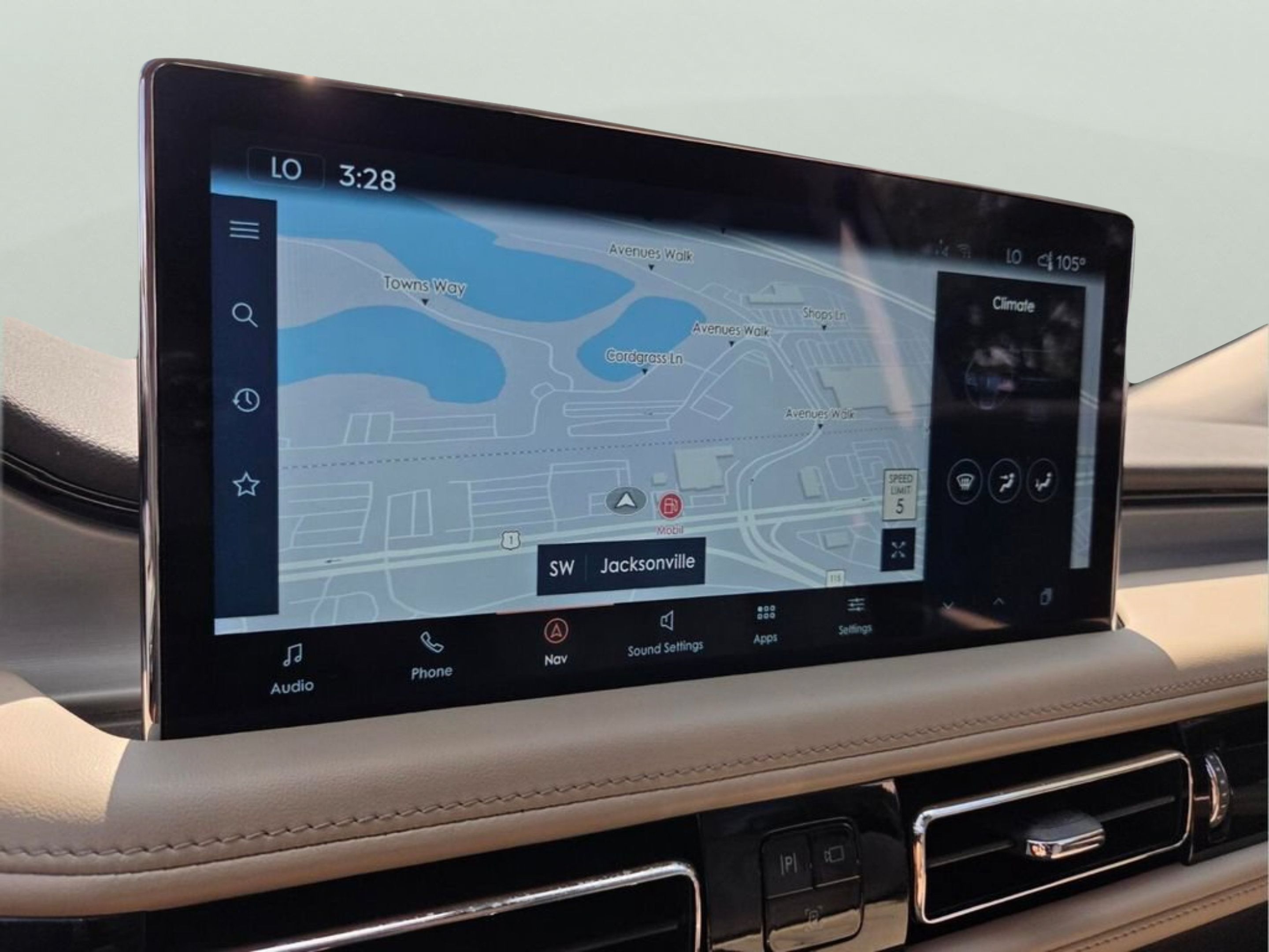 Used 2023 Lincoln Nautilus AWD w/ Premium Package image 27