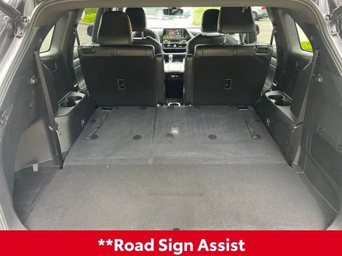 Used 2022 Toyota Highlander XSE FWD image 16