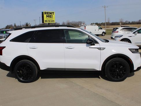 Used 2022 Kia Sorento S w/ Panoramic Sunroof Package image 4