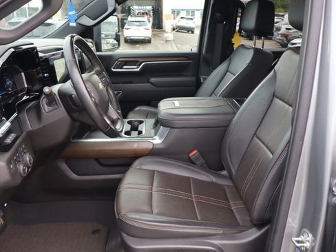 Certified 2025 Chevrolet Silverado 2500 High Country w/ Technology Package image 18