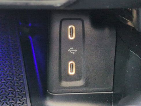 Certified 2025 Mercedes-Benz GLC 300 4MATIC image 23